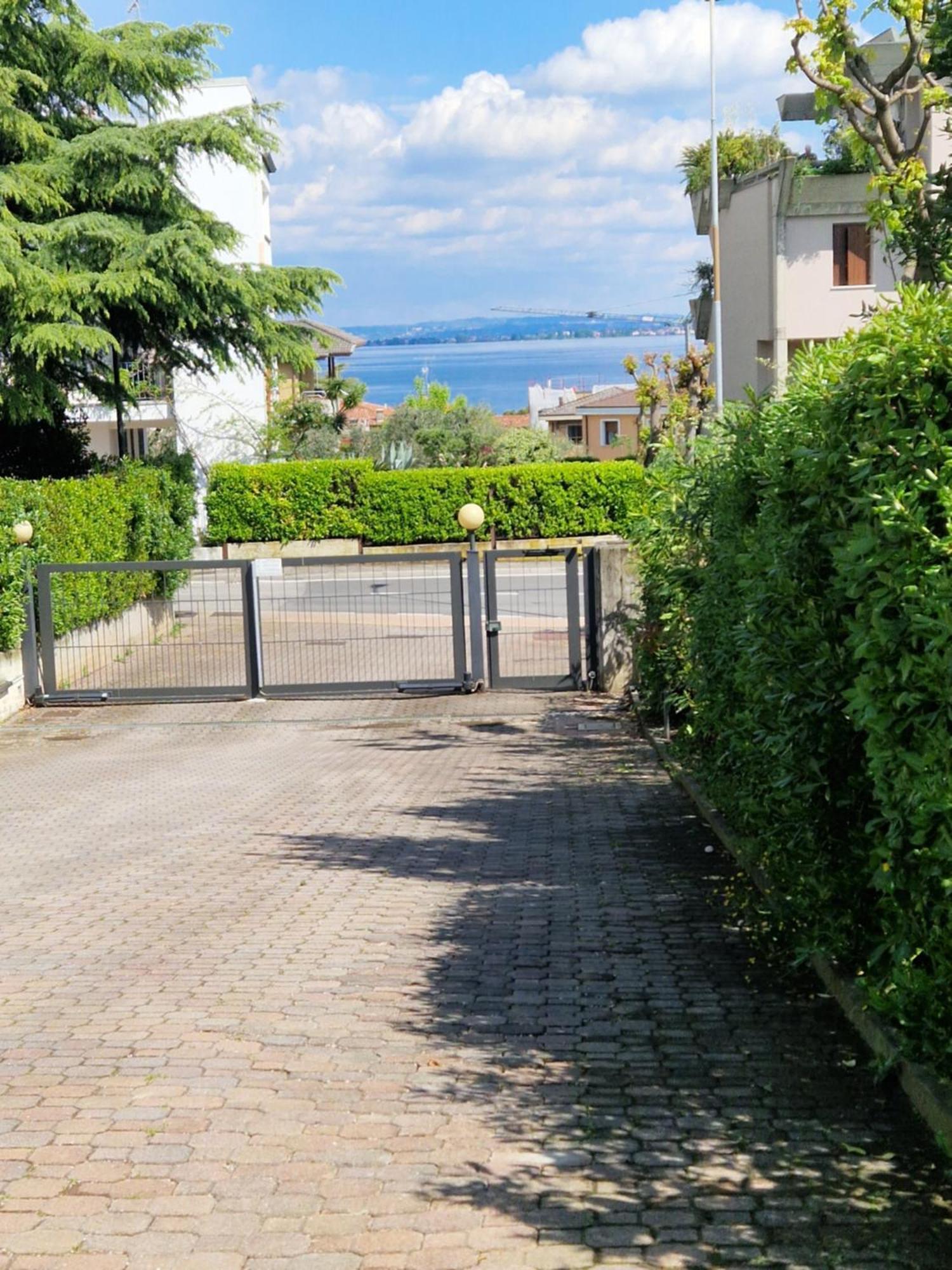 Happy Lake Desenzano del Garda Luaran gambar